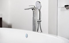 Bollicine Floor Mounted Bath Filler Chrome 01